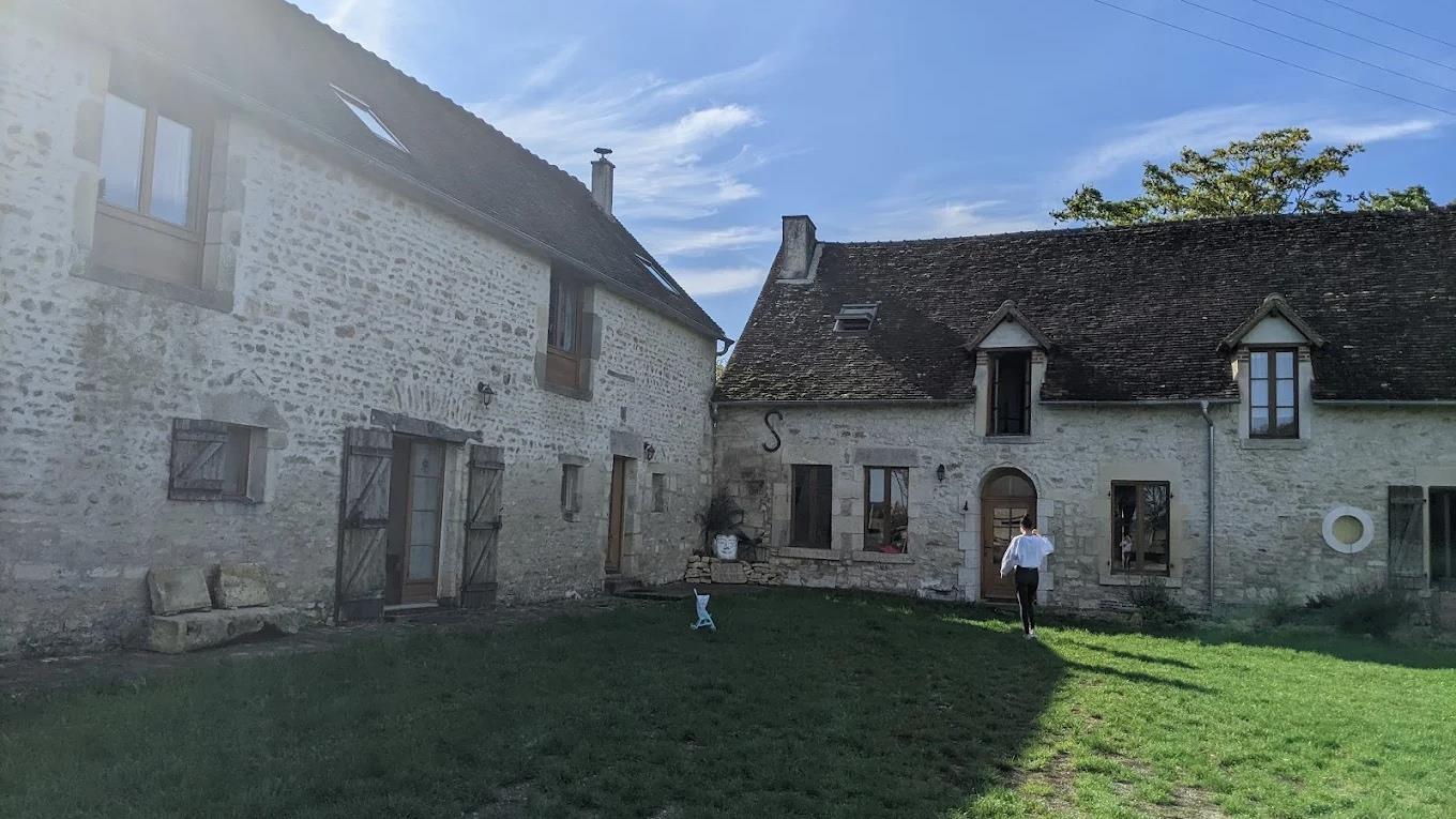 Happy Ferme en Bourgogne ; cadre naturel pour la retraite